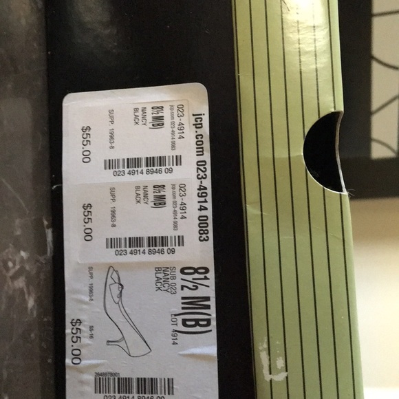 Black Nancy Heels. Size 8.5, by Jacqueline Ferrar - Picture 4 of 4